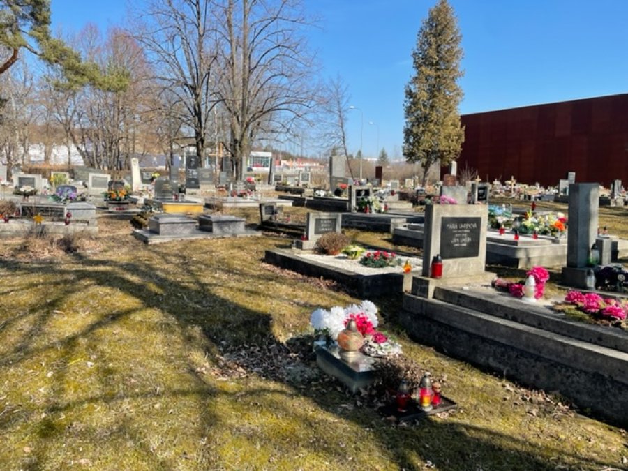 Čistenie prímestských cintorínov