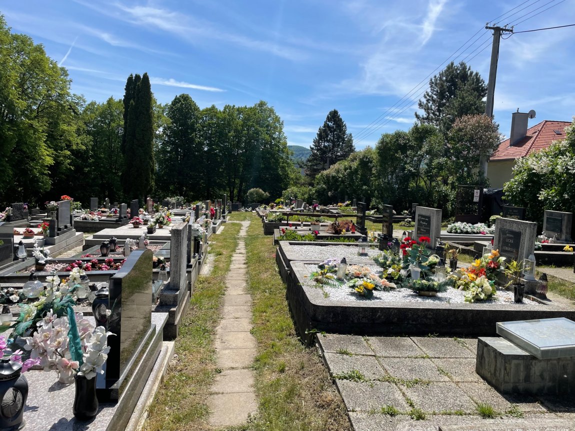 Cintorín Sásová