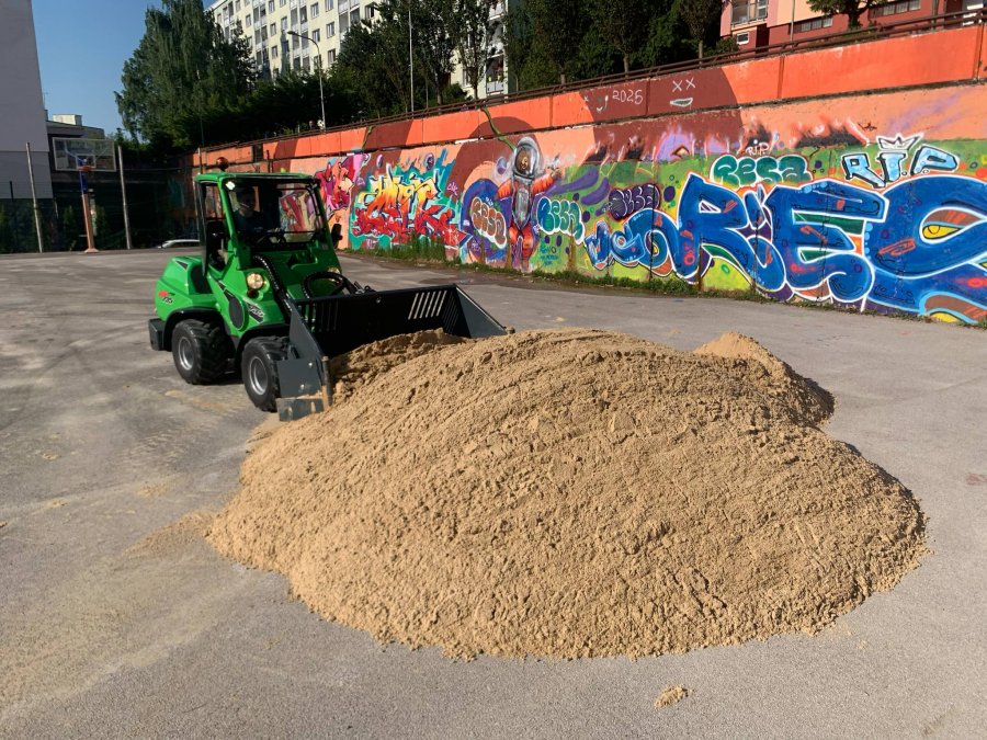 Nový piesok pre volejbal